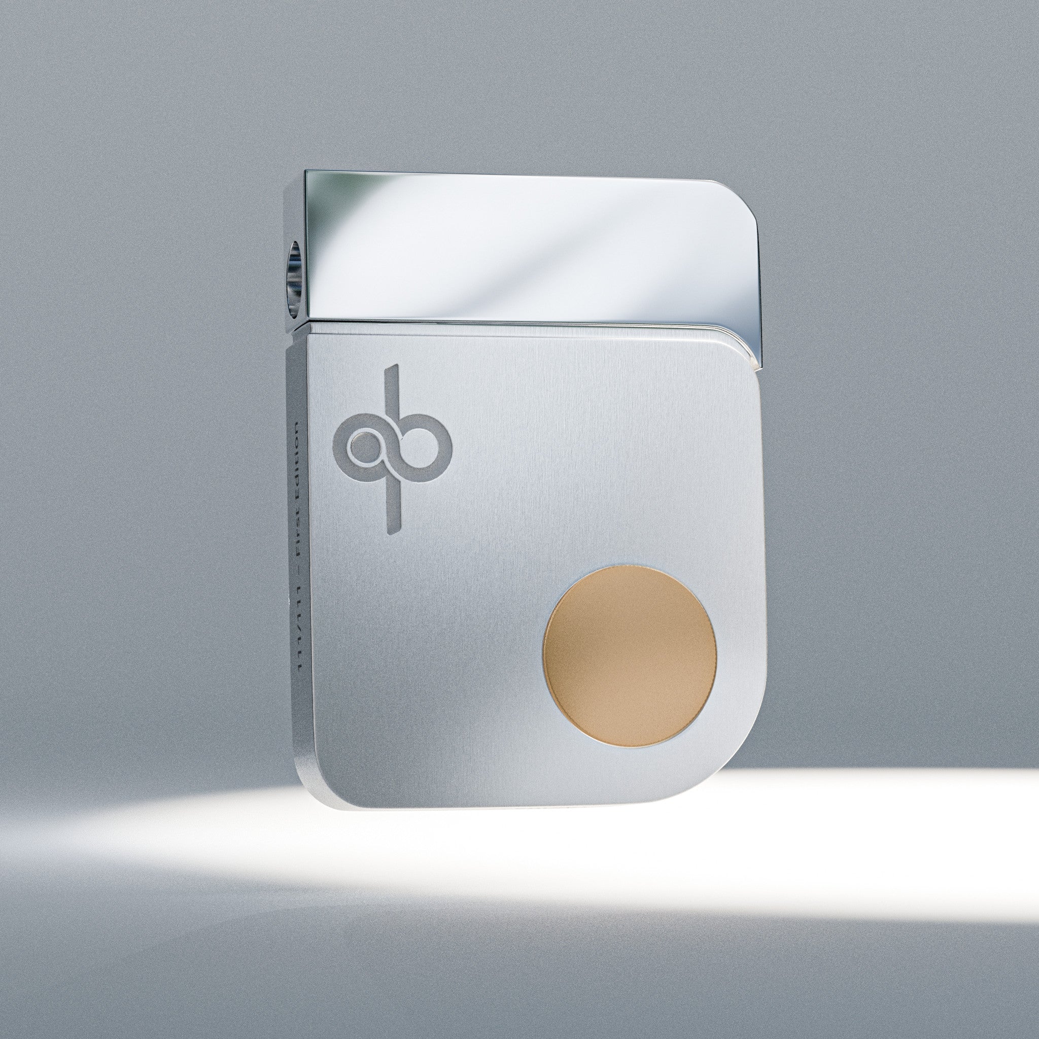Qi Alpha, Rückseite mit Qi-Blanco-Logo